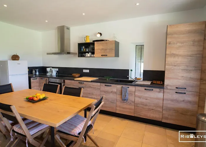 Riboleys - Mas Provencal Avec Piscine Privee Country house *