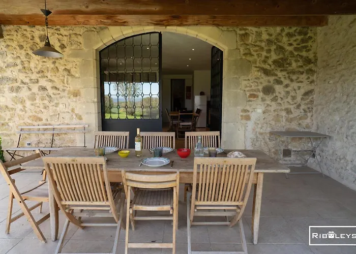 Riboleys - Mas Provencal Avec Piscine Privee *